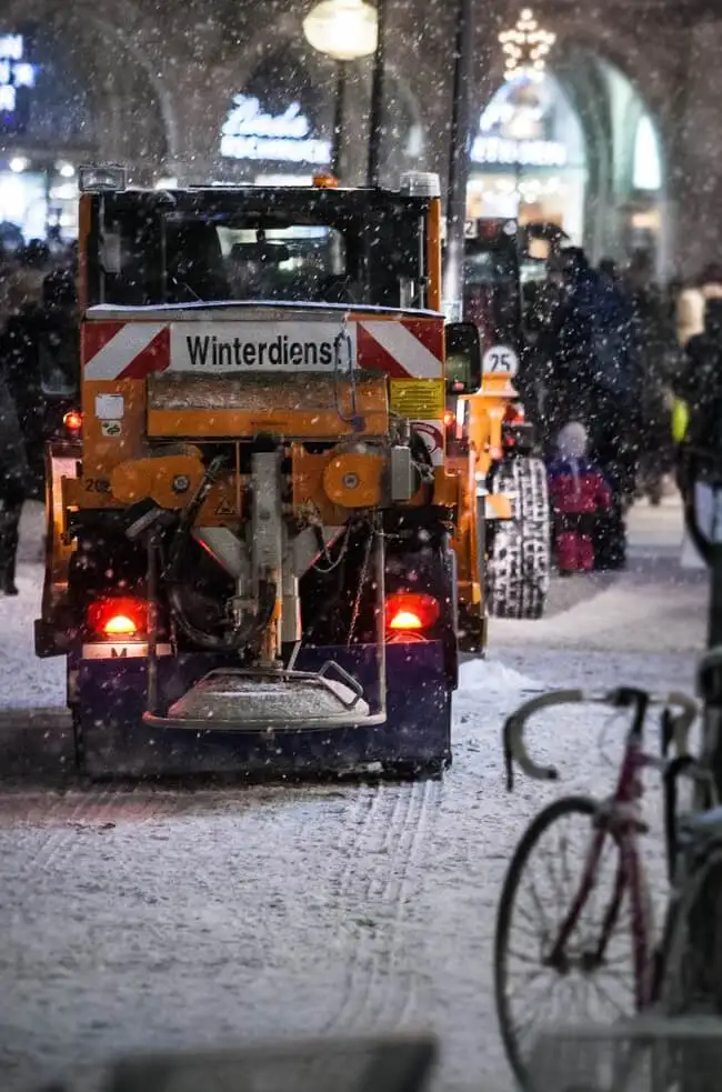 schneeraeumdienst-schnee-raeumen-winterdienst